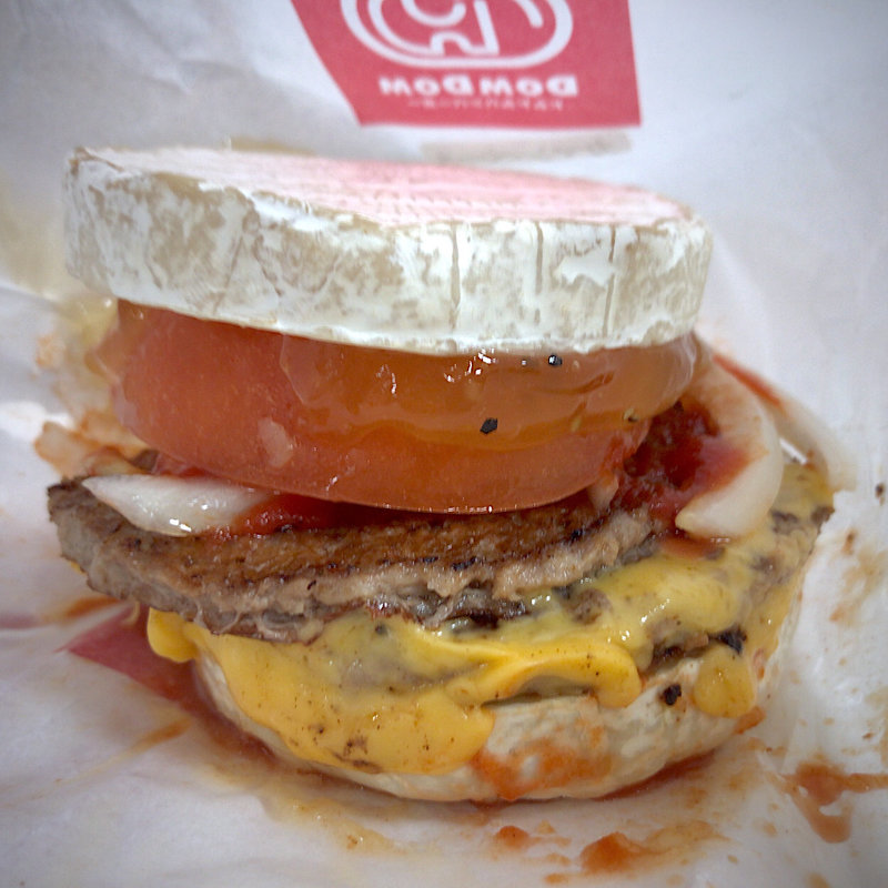 丸ごとカマンベールバーガー(ドムドムハンバーガー 山交ﾋﾞﾙFC店 )