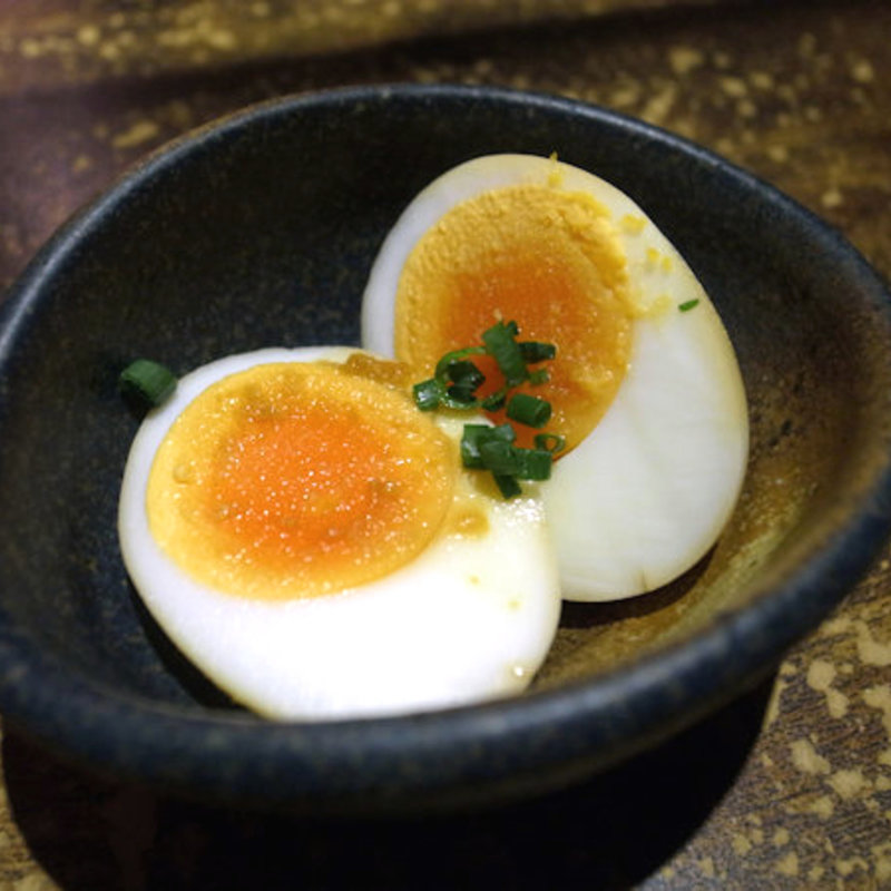 お通し（味玉）(豚小家 （ぶたごや）)