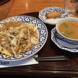 パッタイセット(メナムのほとり )