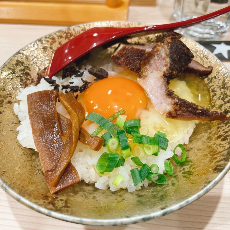 チャーシューメンマのTKG(ラーメン専科 竹末食堂)