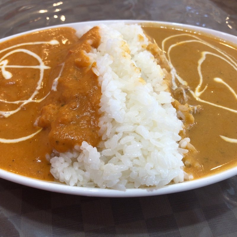 ダブルカレー(インド・ネパールレストラン SAGUN 山田店)