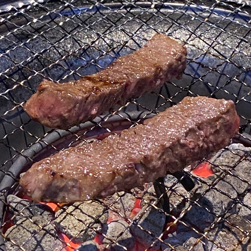 黒毛和牛肩肉厚切りステーキ(あみやき亭 津高茶屋店)