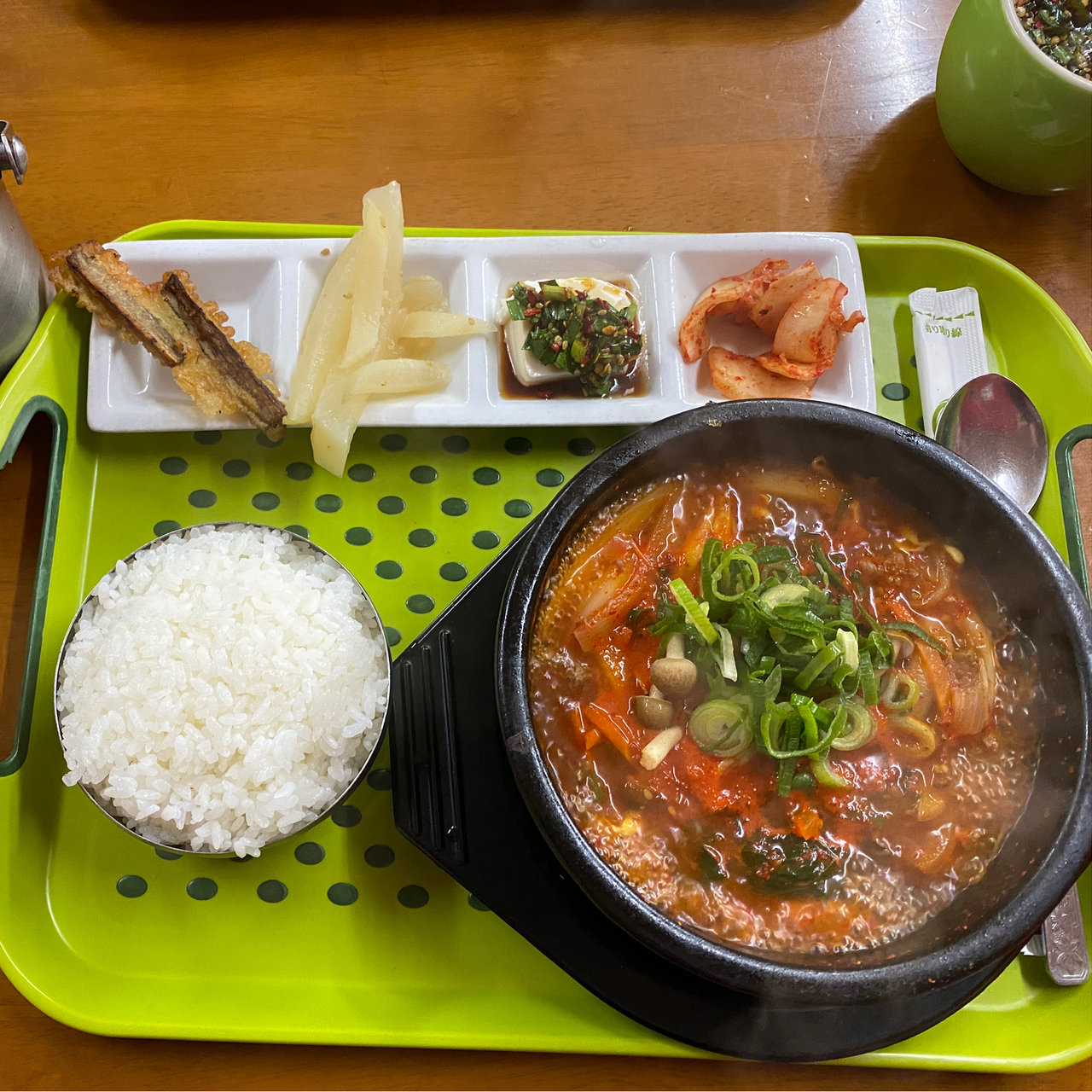 韓 八 商店