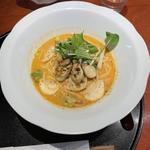 広島産牡蠣と帆立と冬野菜のトマトクリームスープ