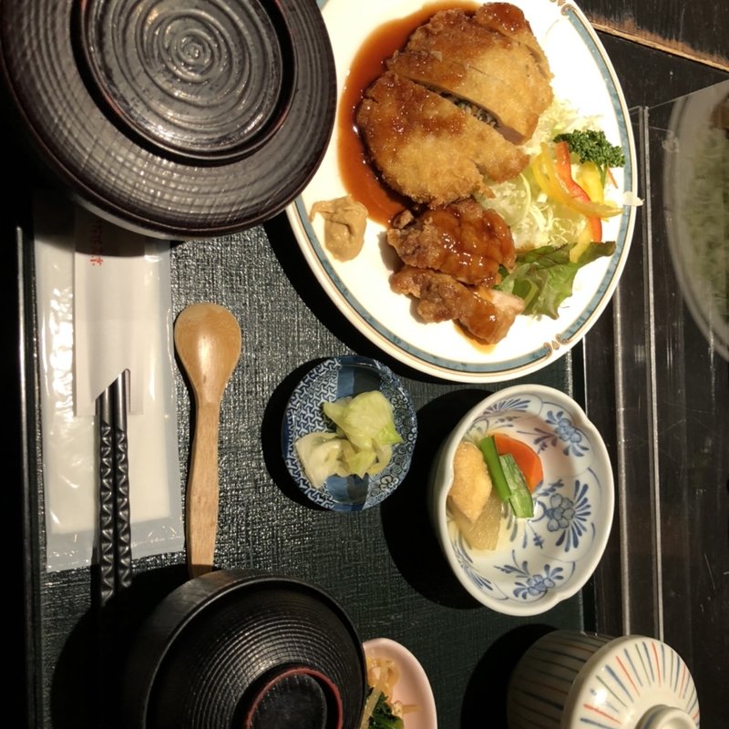 日替定食　五目かつとチキン照焼(旬房 街道 青葉 )