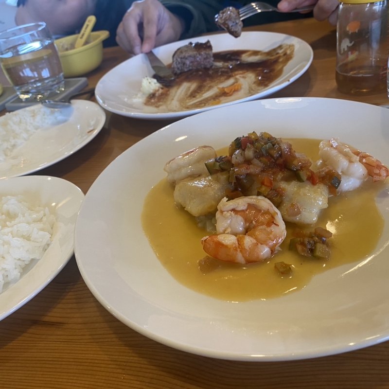 白身魚のポワレ(ダイニング lotus)