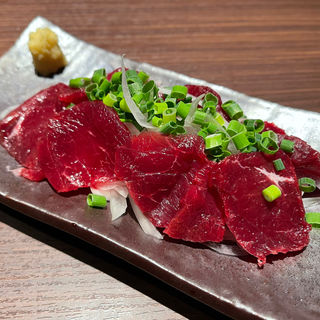 馬刺し（ロース）(もつ鍋　田しゅう　名古屋店)