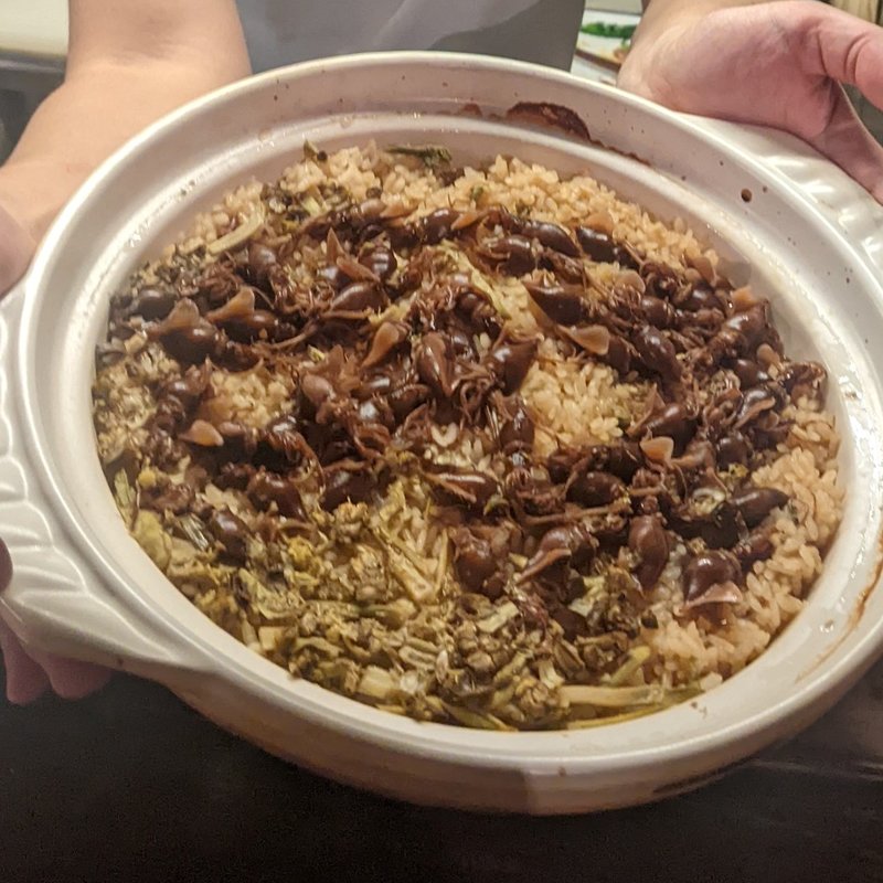 ホタルイカ・ふきのとうの炊き込みご飯(日本酒◎酒場 コメカラ)