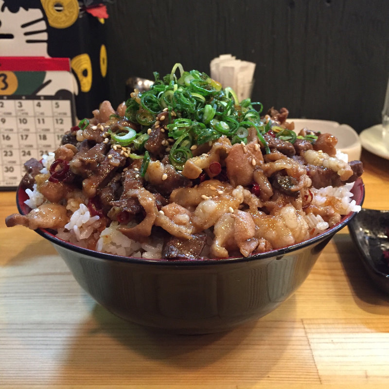 ホルモン丼 メガ(ホルモンバックドロップ)