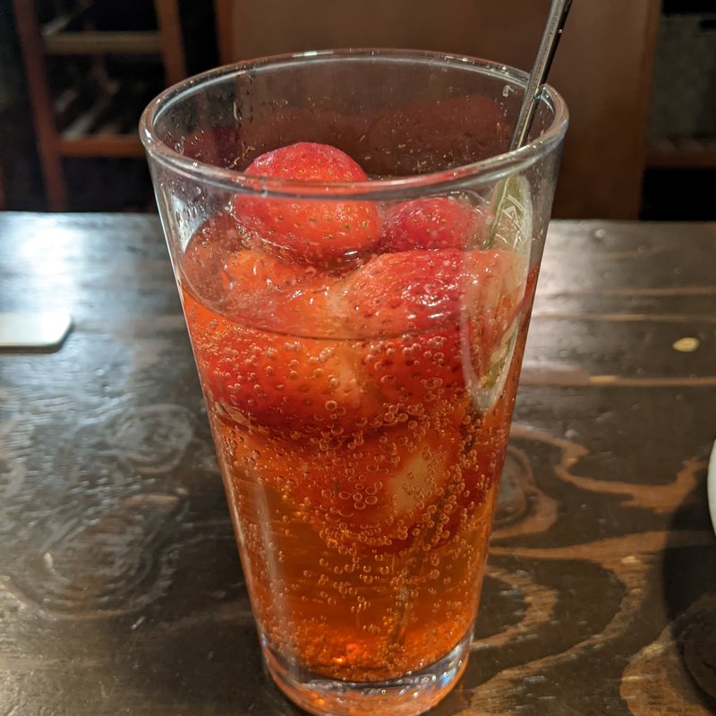 がち国産いちごサワー(やきとり家 すみれ 学芸大学店 )