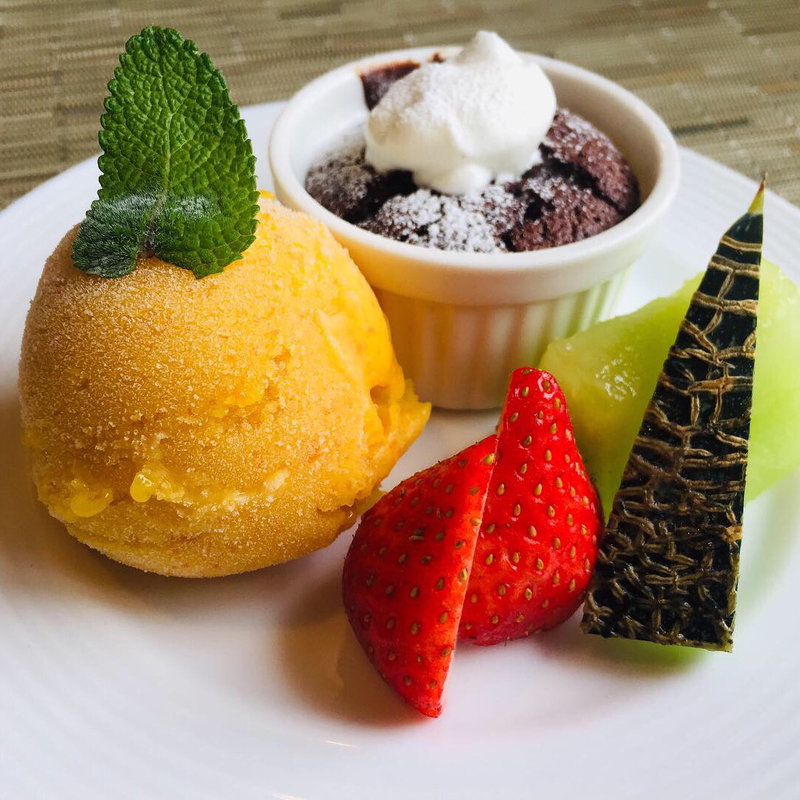 季節の地元産フルーツのデセール(Kokoya de kobayashi)