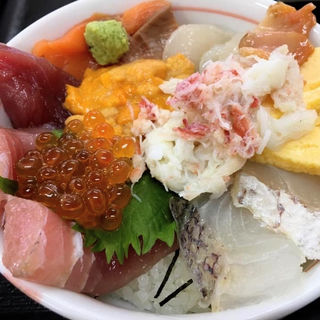 ビックリ海鮮丼(長谷川食堂 )
