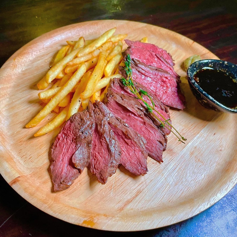 ステーキ(瀬戸内レモンサワー専門店go-go)