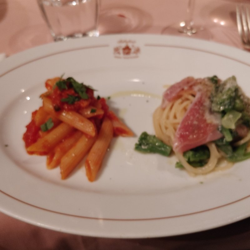 Antipasto Freddo  ＞
Antipasto Misto
冷たい前菜
ピッツェリアの前菜盛り合わせ(ピッツァサバトーニ青山店)