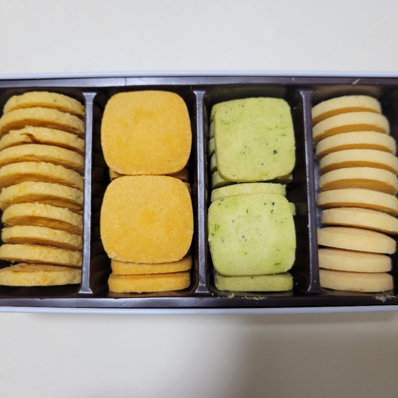 プティ・フール・サレ(レ・ザンジュ　鎌倉本店)