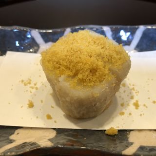 里芋揚げと銚子産のカラスミ粉(日本料理　おかざき )