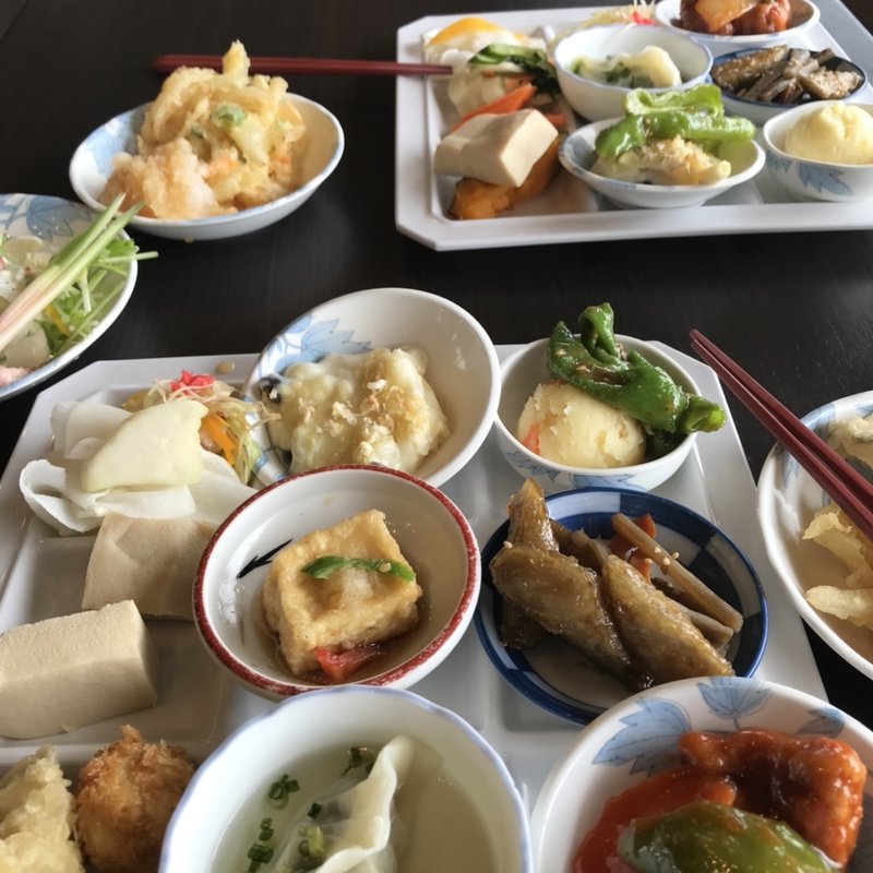 ランチバイキング(さんち家)