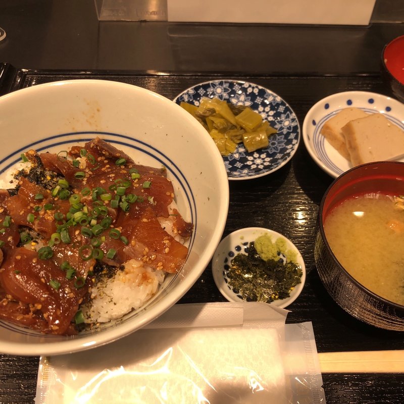 天然ぶり丼(日本橋 長崎館)