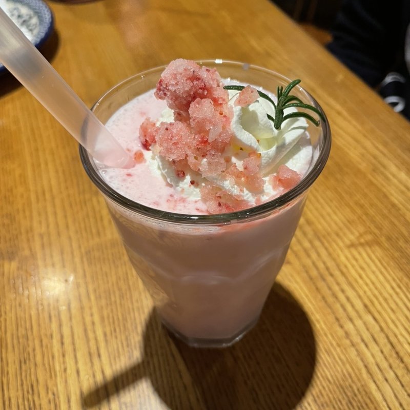 サザシェイク　ストロベリー(サザ コーヒー 本店 )