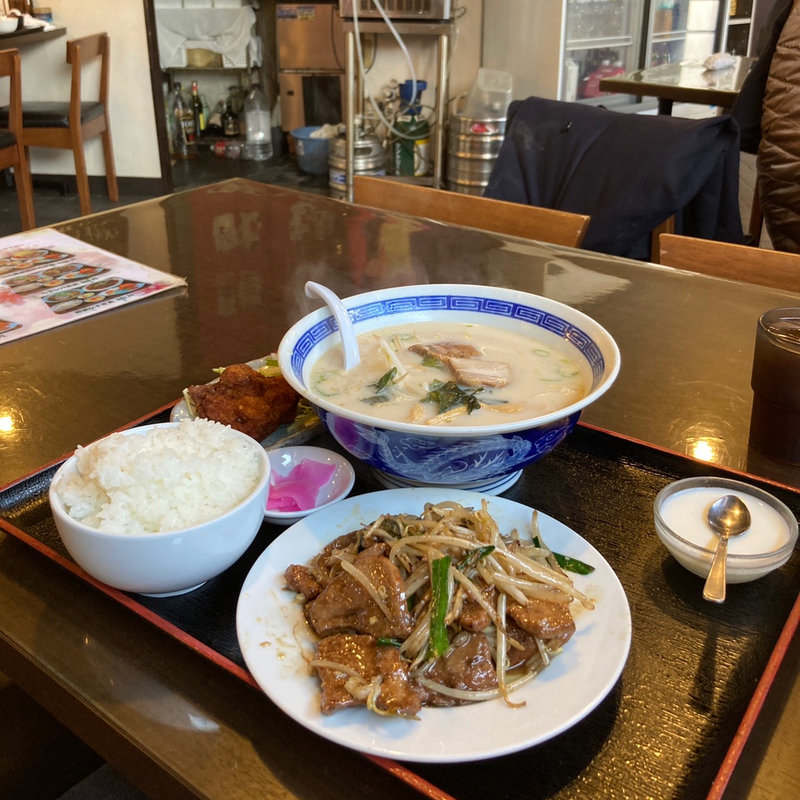 レバニラ定食(楽楽一番)