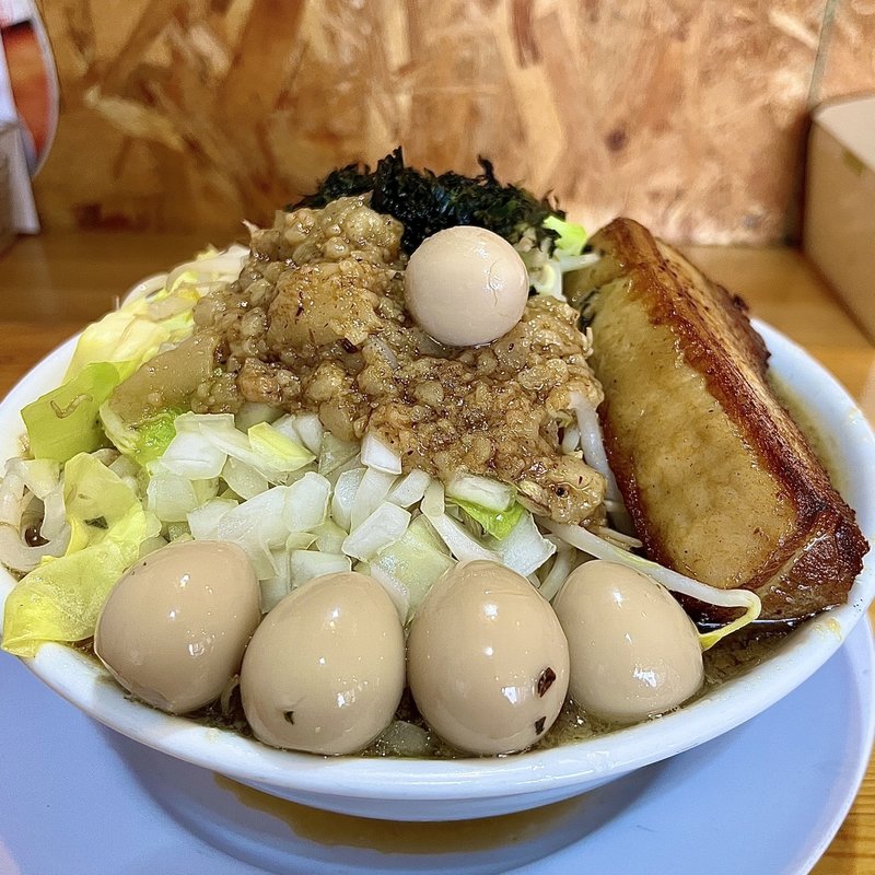 八二郎 ニボ(うづら卵トッピング)(らーめんまるはち )