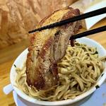 八二郎 ニボ(うづら卵トッピング)(らーめんまるはち )