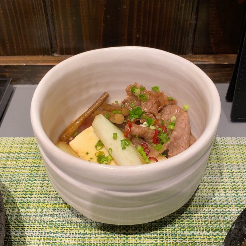 自慢の肉豆腐(たられば家)