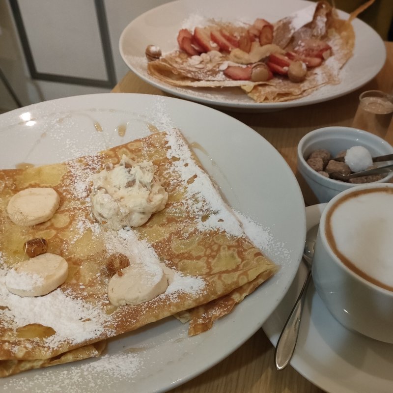 ヘーゼルナッツとクリームチーズのクレープ(コム・デ・ジュルノー)