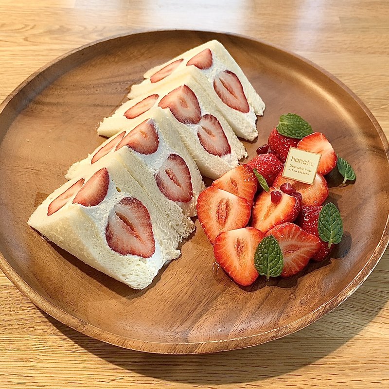 いちごのサンドイッチ(FRUiT 阪神梅田店)