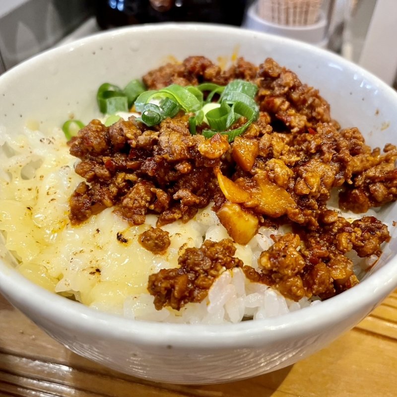 旨辛丼(福間ラーメン ろくでなし 新宮店)