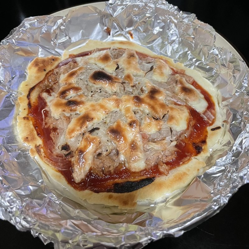 ツナとチーズピザ(自宅)