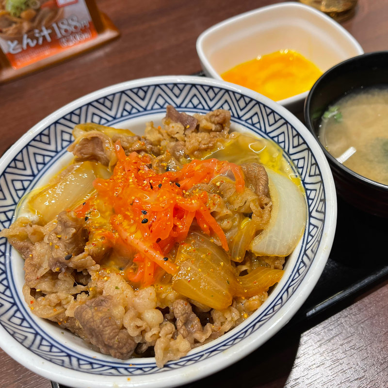 牛丼あたまの大盛（玉子2こ）(吉野家 大津通栄店 )