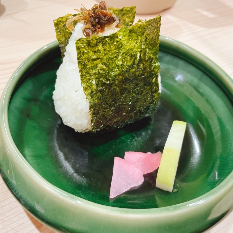 シラスとシジミのおむすび(ラーメン専科 竹末食堂)