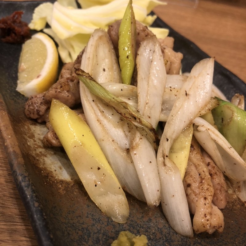 若鶏もも肉 (白葱付き)(鶏焼きと旬のお料理　鼓)