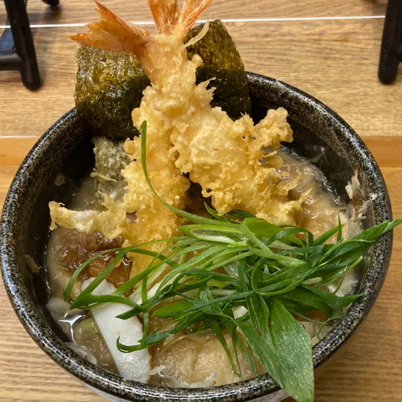 えび天隠れうどん(大阪のうどん 愛宕屋)
