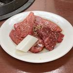 牛カルビ(炭火焼肉やまと )