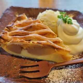 カスタードクリームのアップルパイ(カフェルセット鎌倉)