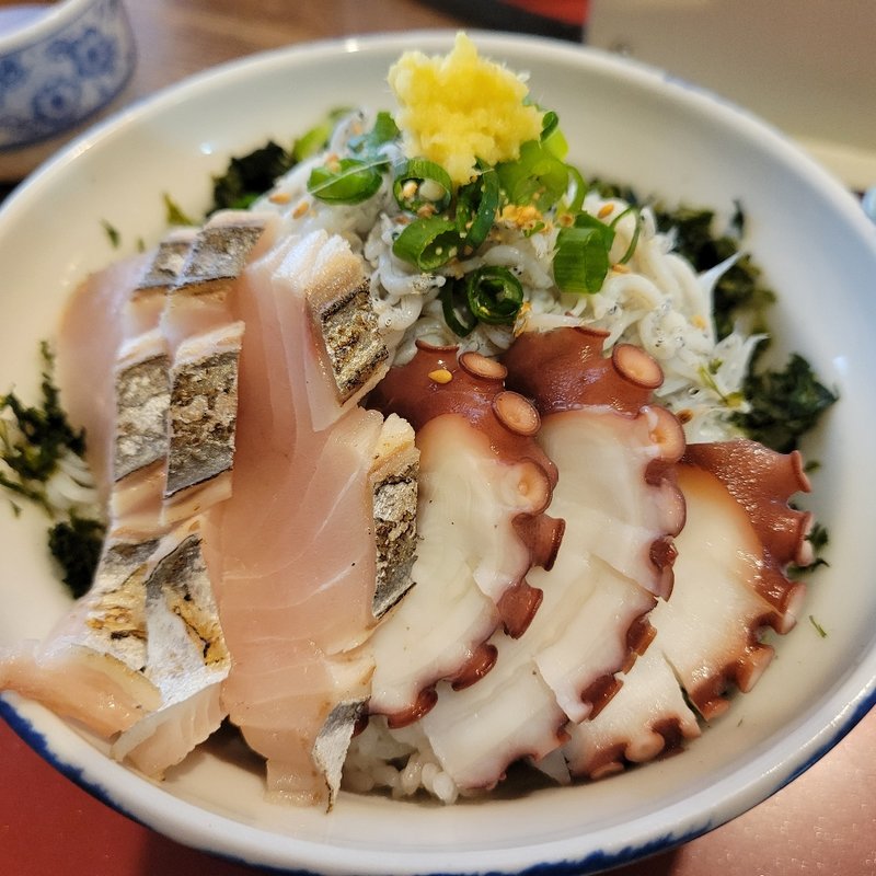 海鮮しらす丼(定食屋しゃもじ)