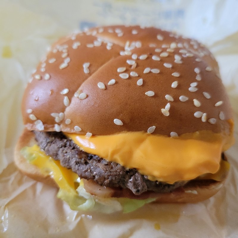 N.Y.バーガーズ　肉厚ビーフバーガー　ペッパー&チーズ(マクドナルド)