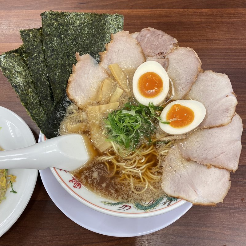 特製醤油全部乗せラーメン(京都北白川ラーメン魁力屋 弘明寺店)