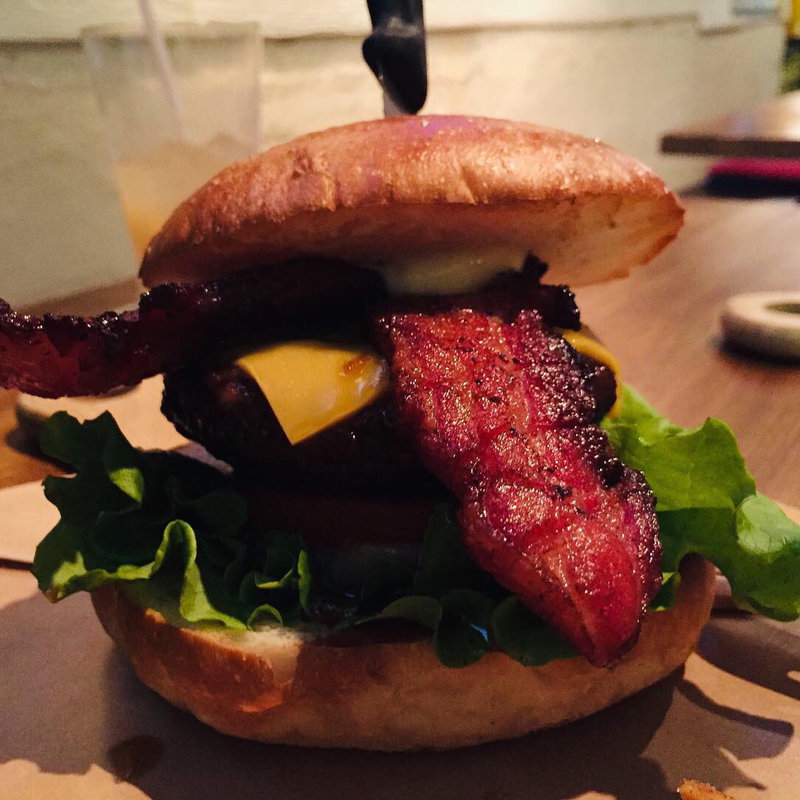 厚切りベーコンバーガー(ビッグベン （BIGBEN）)