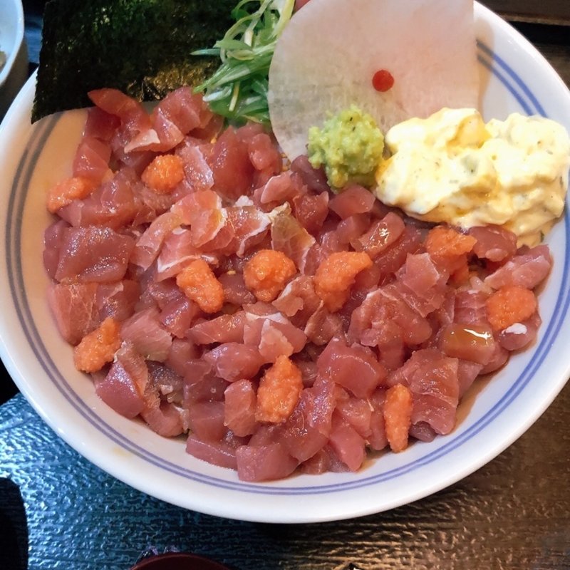 鮪タルタルちらし丼(和亭 かもん)