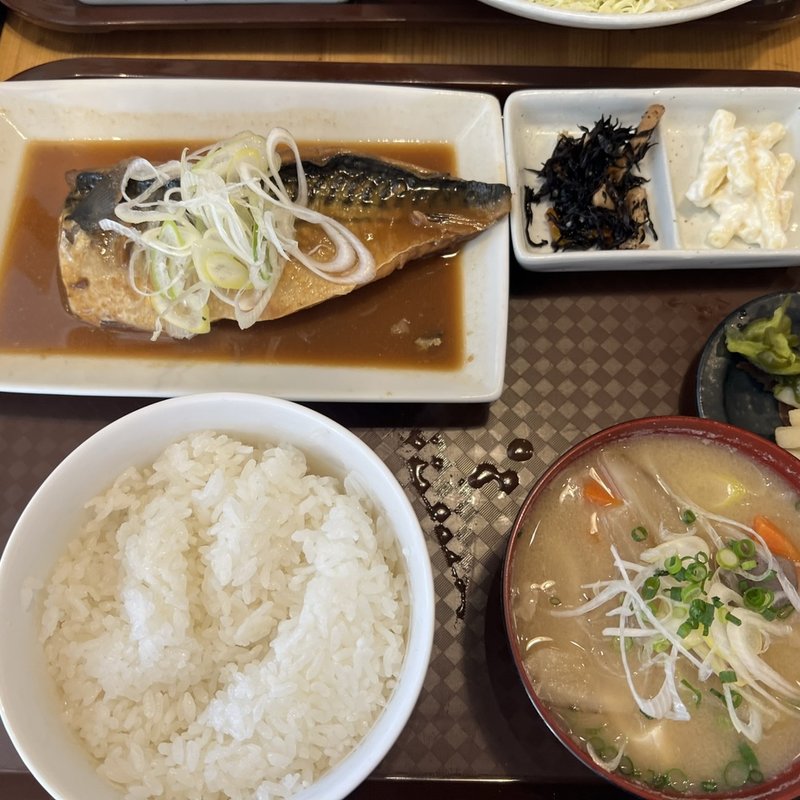 サバ味噌煮定食(酒と飯　たまる食堂)