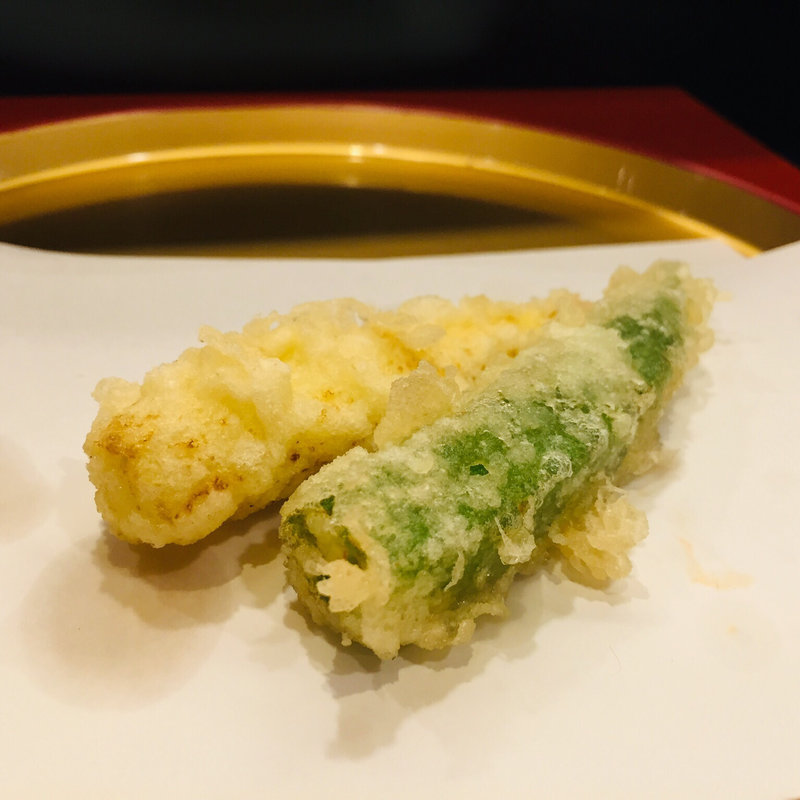 ヤングコーンと獅子唐(天麩羅からり)