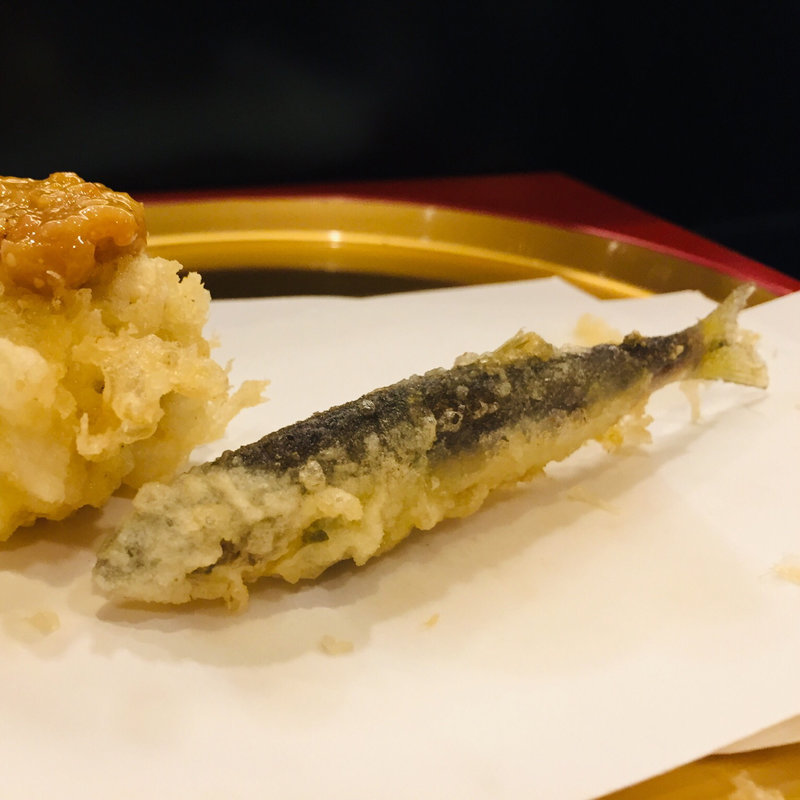 琵琶湖産稚鮎と志布志産鱧の天麩羅(天麩羅からり)