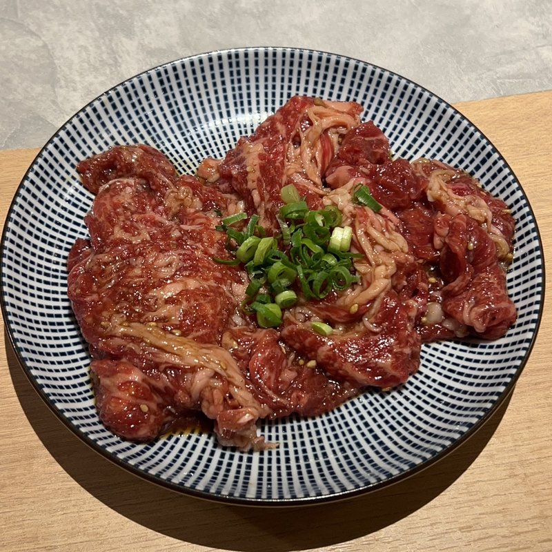 飲める！？カルビ(焼肉はっぴぃ)