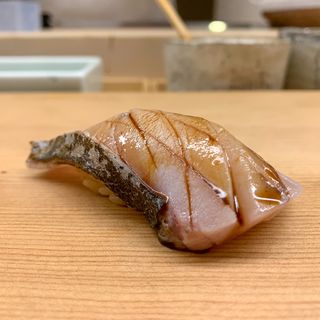 鰆(ヒカリモノ 鮨とツマミ)