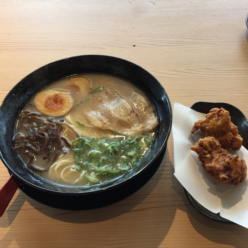 豚骨煮玉子ラーメン(大阪城 豚骨らーめん 秀侍 （ひでざむらい）)