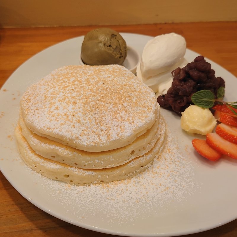 小豆と塩生クリームのパンケーキ(パンケーキママカフェ VoiVoi （ヴォイヴォイ）)