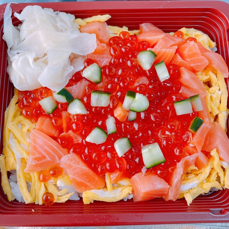 鮭いくら重(銀のさら)